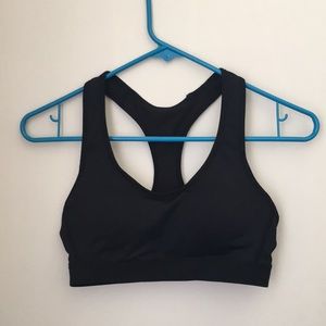 Black sports bra
